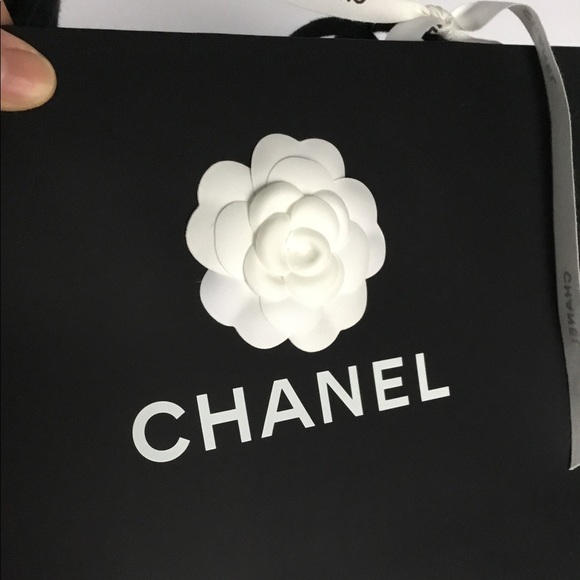 CHANEL - Picture 4 of 16